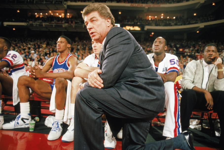 1989: coach Chuck Daly osserva i suoi Pistons dalla panchina